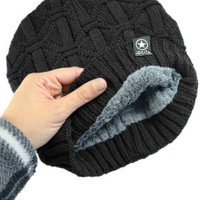 Kit Gorro de Frio e Cachecol Estilo Gola - Preto